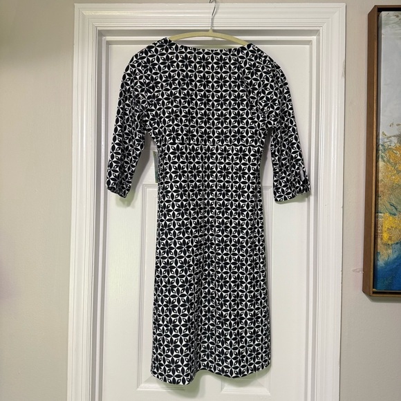 Southwind Hudson 3/4 Sleeve V-neck Dress Medium Petals Black and White - Picture 5 of 8